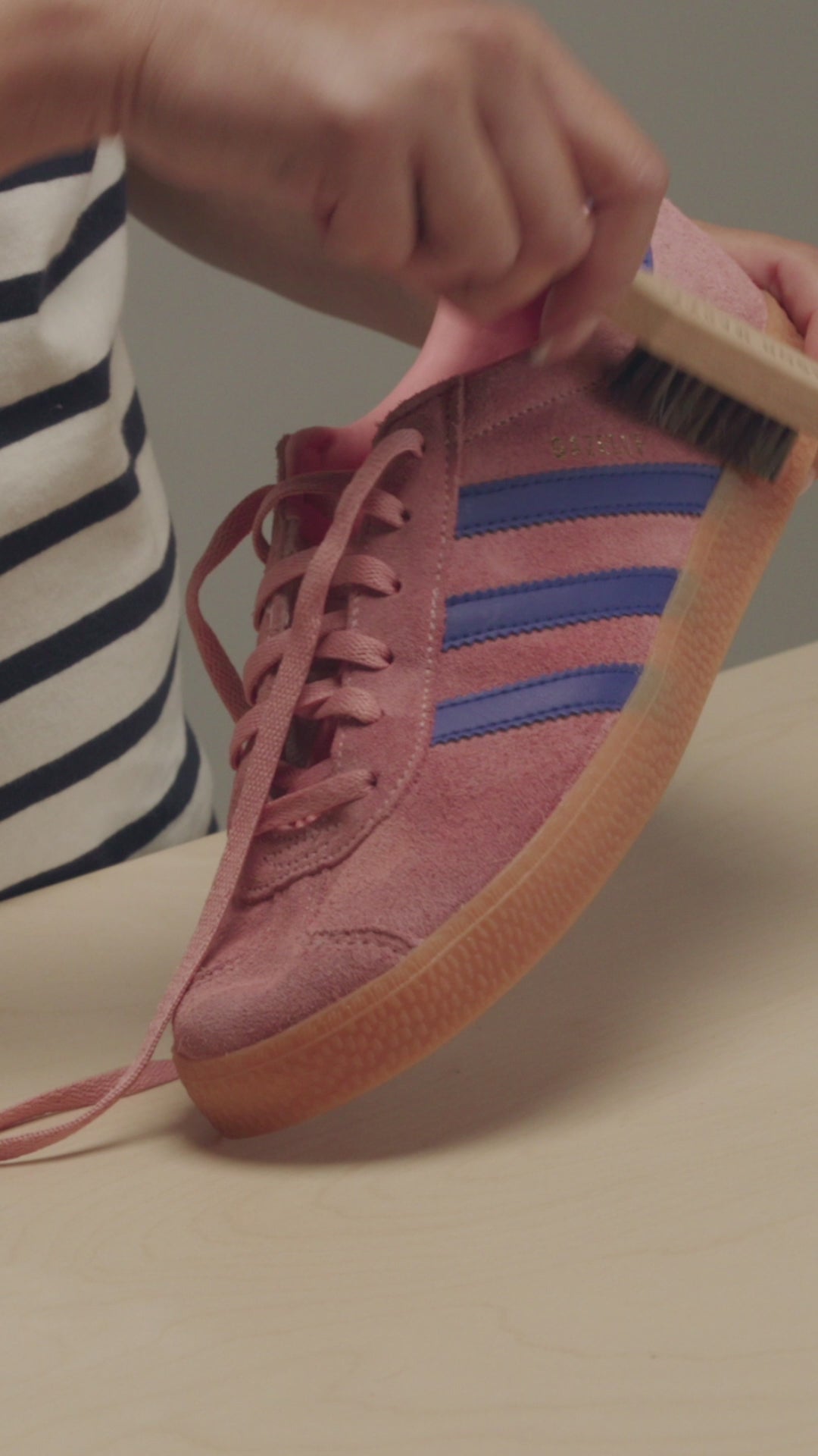 DRY BRUSHING LOOSE DIRT ON SUEDE WITH THE JASON MARKK SUEDE CLEANING BRUSH